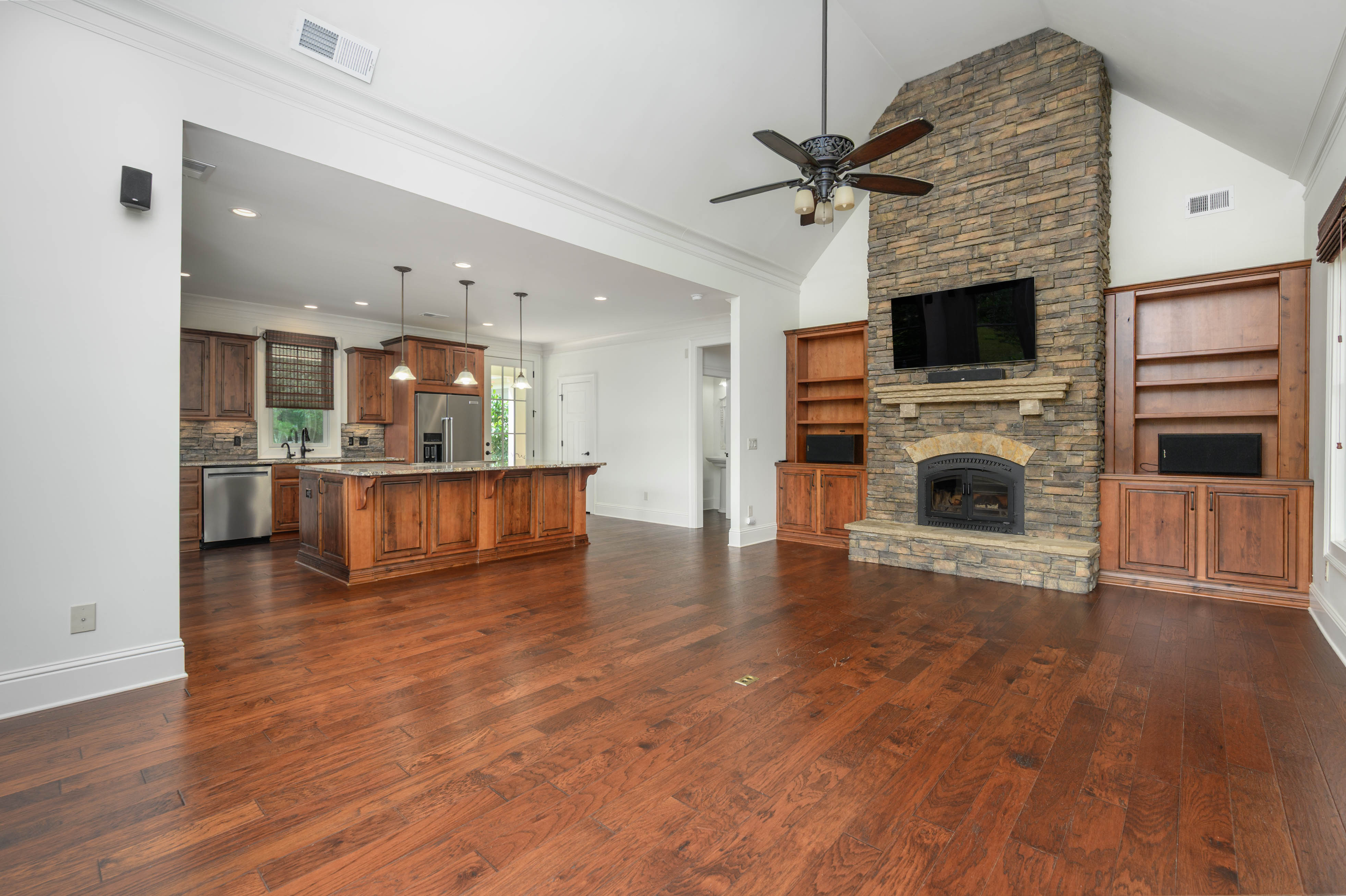 1080 Club Pointe Circle image 11